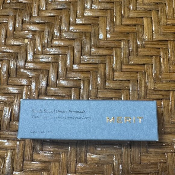 Merit Shade Slick Tinted Lip Oil Pink Beet 0.23 Oz NEW - Picture 1 of 5